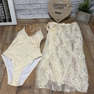 Swimsuit and lace skirt size 2XL new without tags